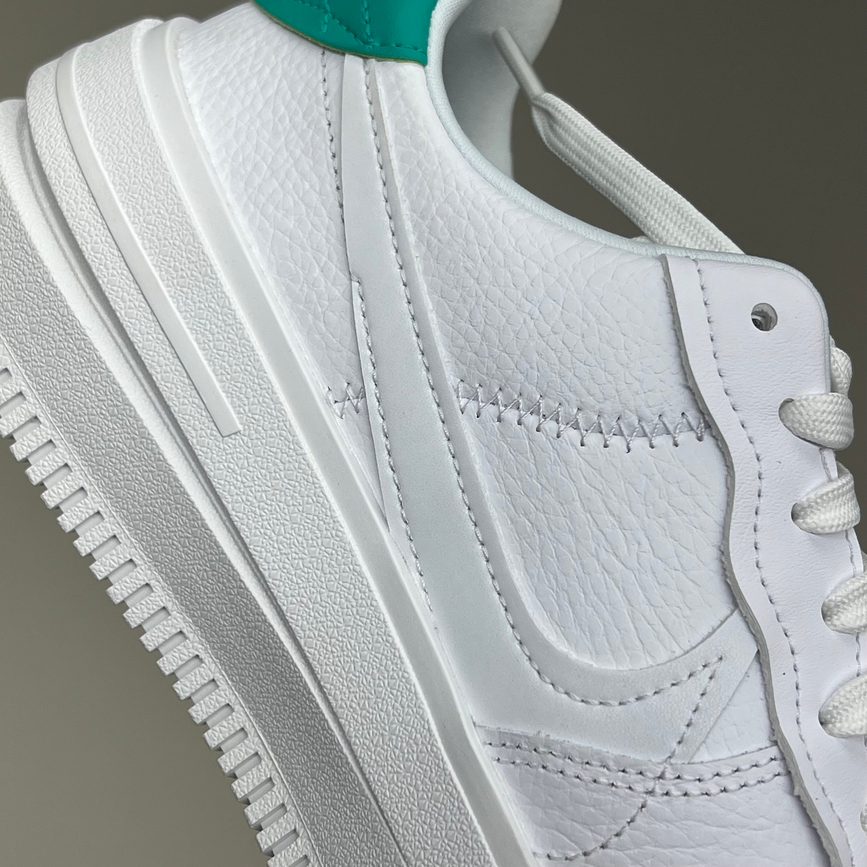 NIKE Air Force 1 PLT.AF.ORM Tapered Toe Shoes Sz Women's 9 White/Pink/Blue FN7180-100
